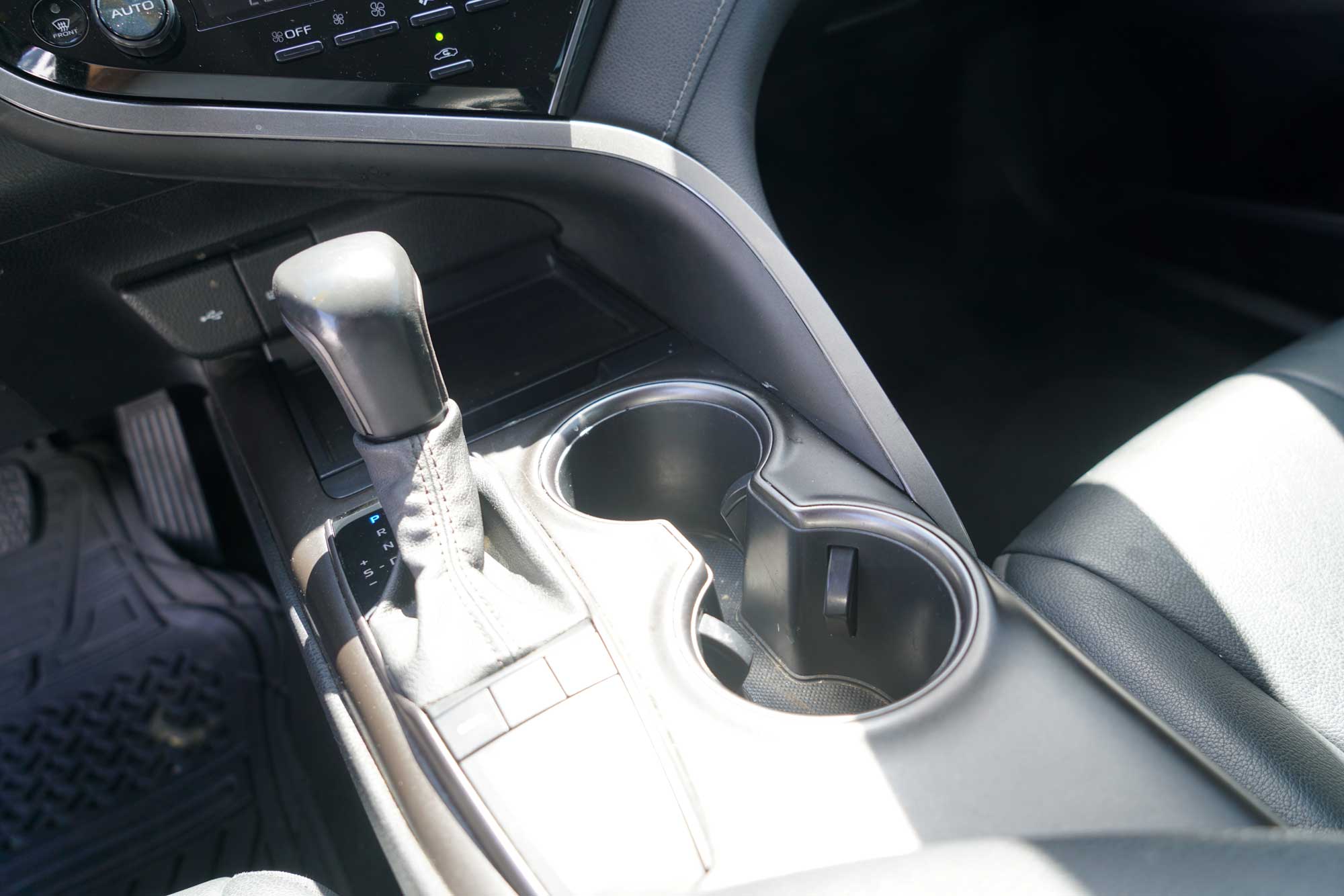 2022 Toyota Camry SE Sedan 4D