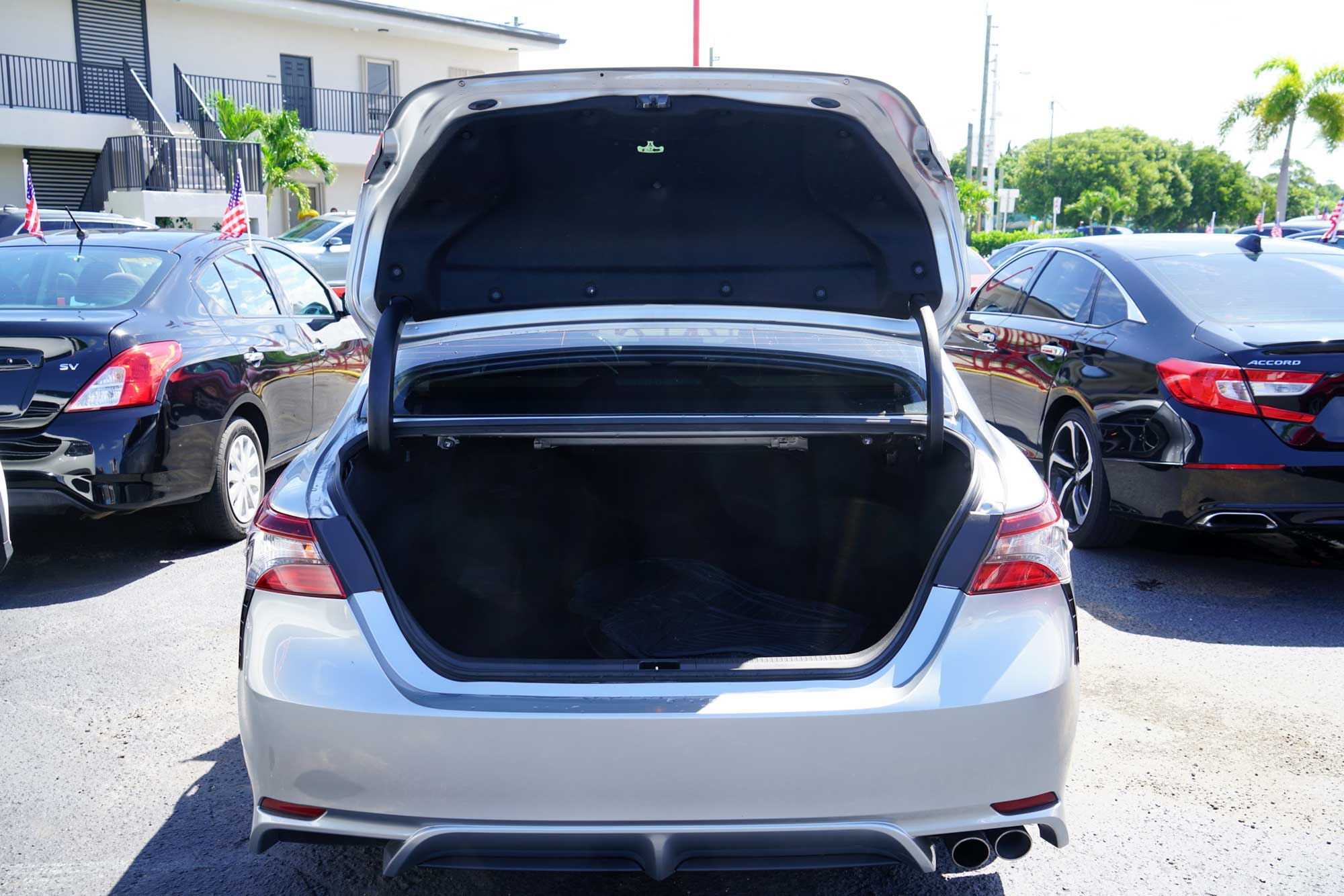 2022 Toyota Camry SE Sedan 4D