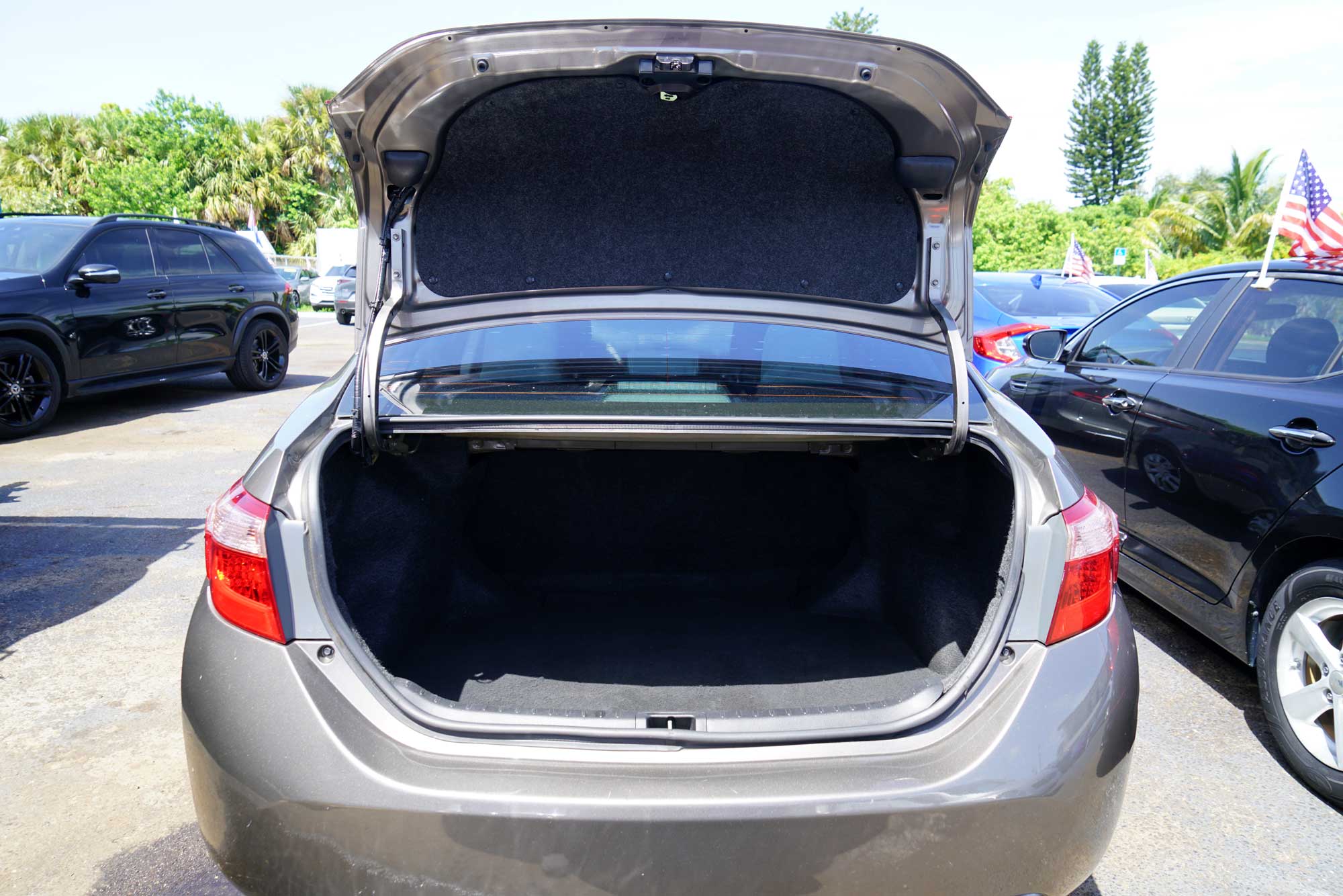 2018 Toyota Corolla LE Sedan 4D