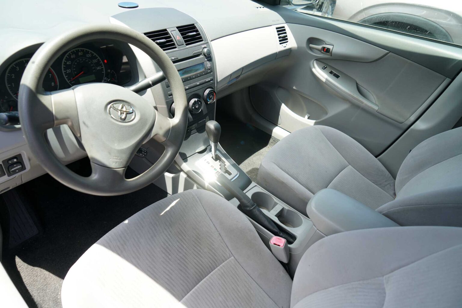 2010 Toyota Corolla LE Sedan 4D