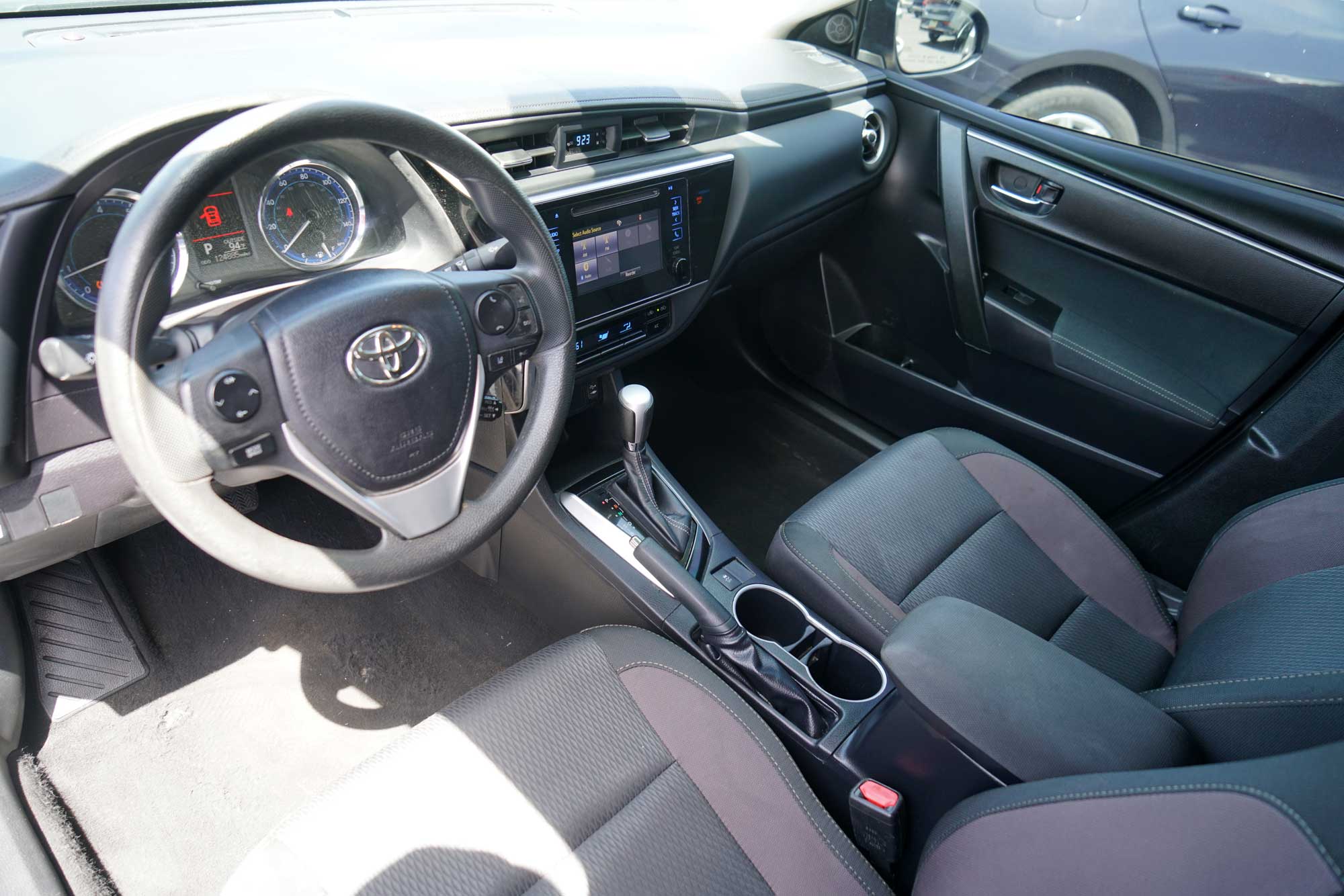 2018 Toyota Corolla LE Sedan 4D
