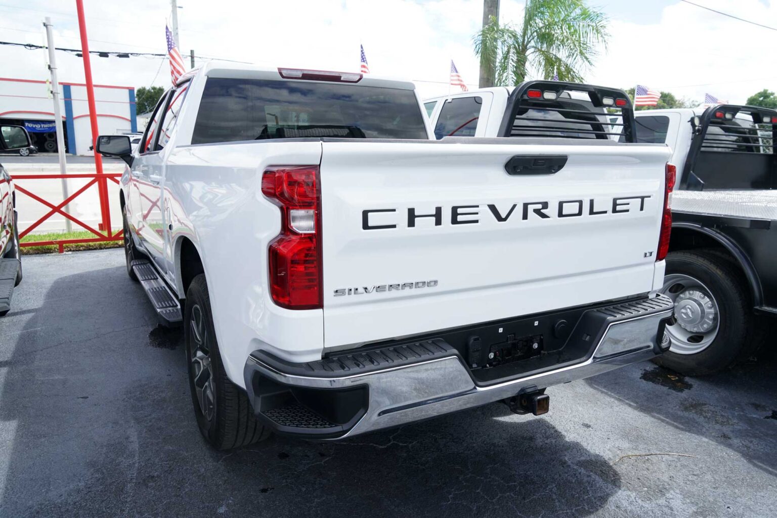 2022 Chevrolet Silverado 1500 Crew Cab LT Pickup 4D 5 3/4 ft