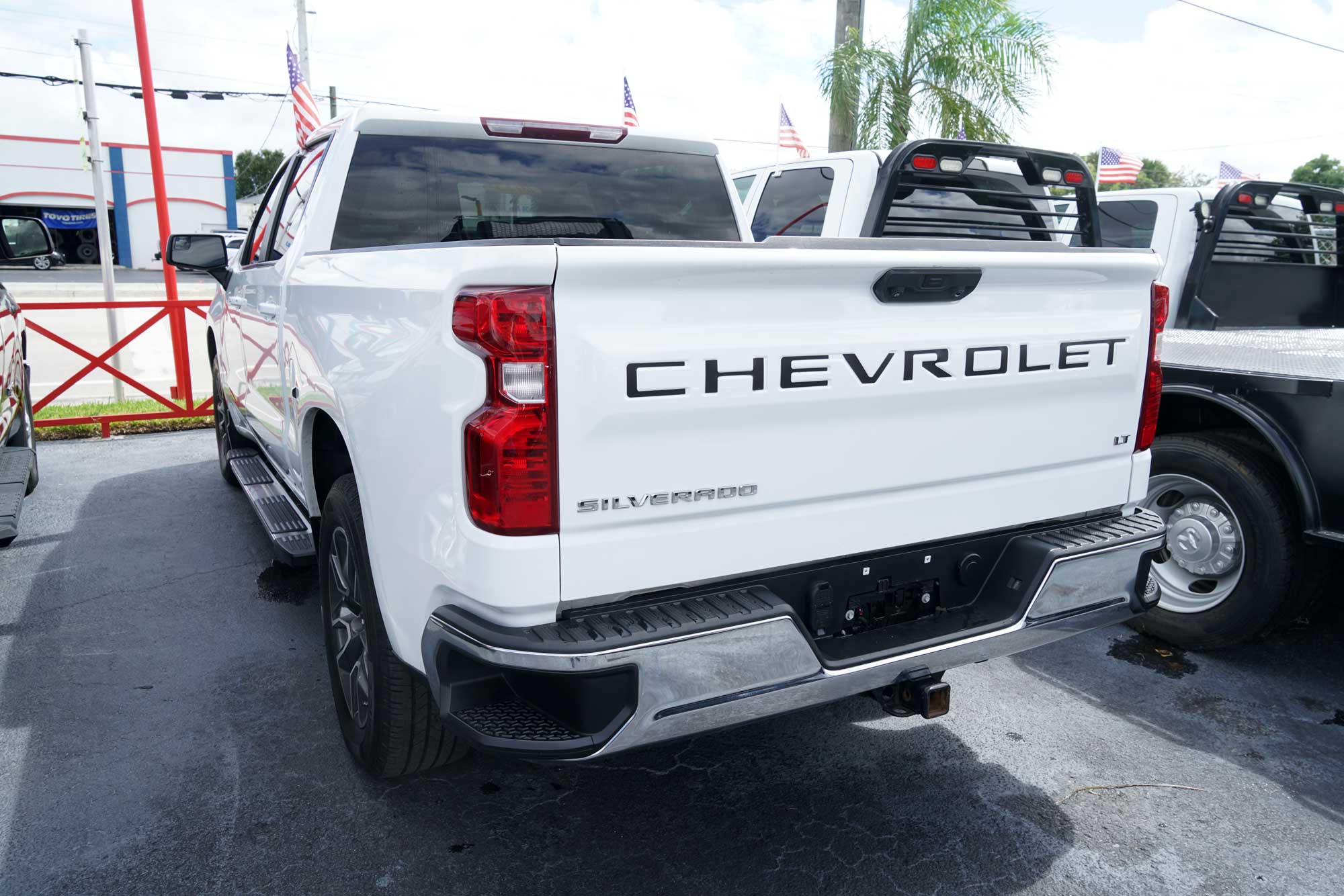 2022 Chevrolet Silverado 1500 Crew Cab LT Pickup 4D 5 3/4 ft
