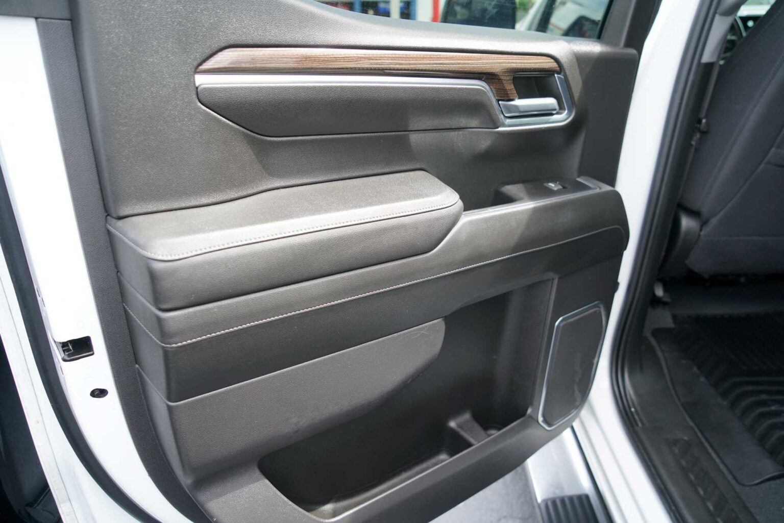 2022 Chevrolet Silverado 1500 Crew Cab LT Pickup 4D 5 3/4 ft