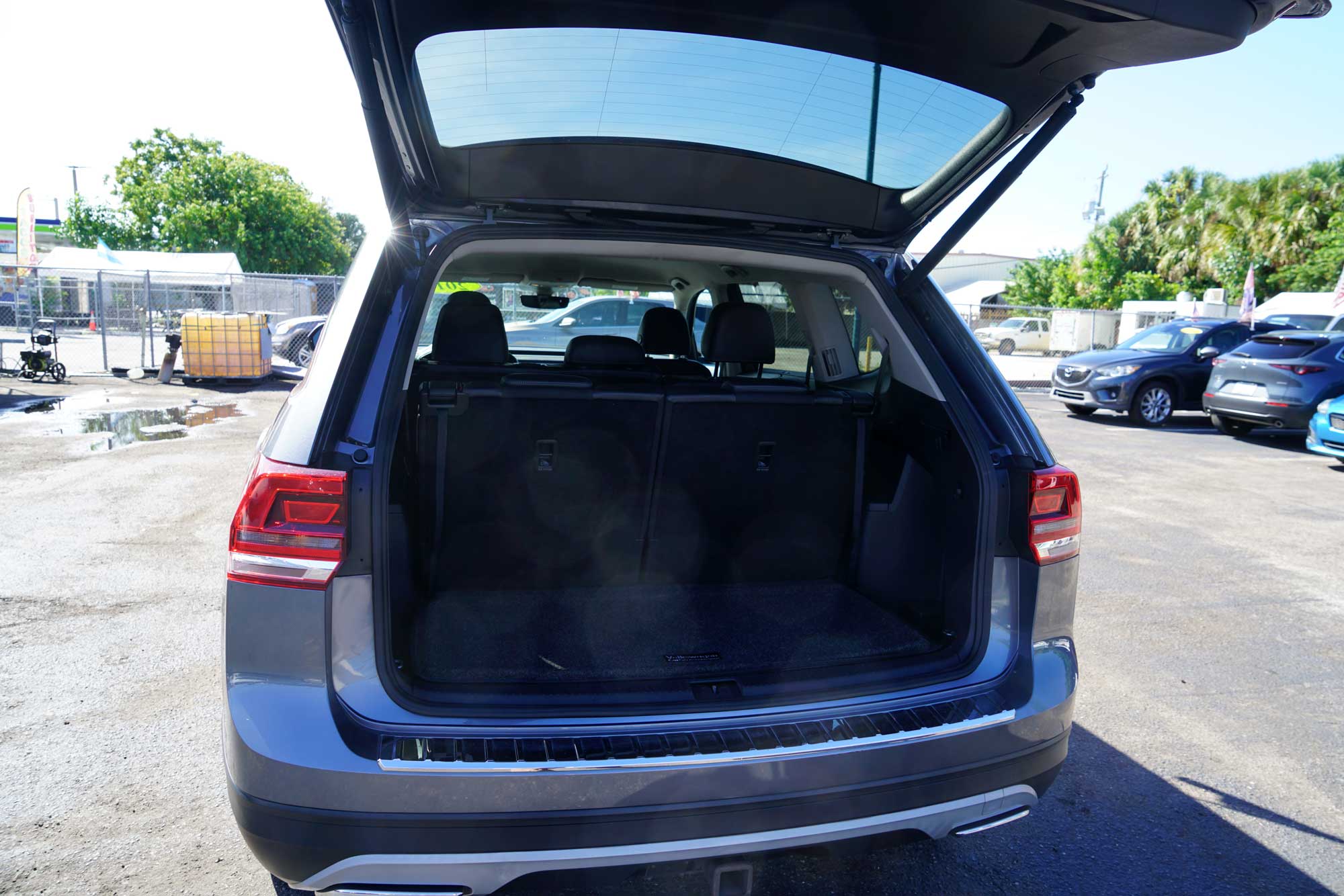 2019 Volkswagen Atlas SE w/Tech Pkg Sport Utility 4D