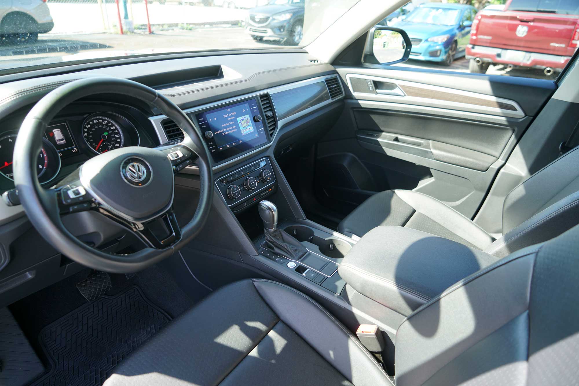 2019 Volkswagen Atlas SE w/Tech Pkg Sport Utility 4D