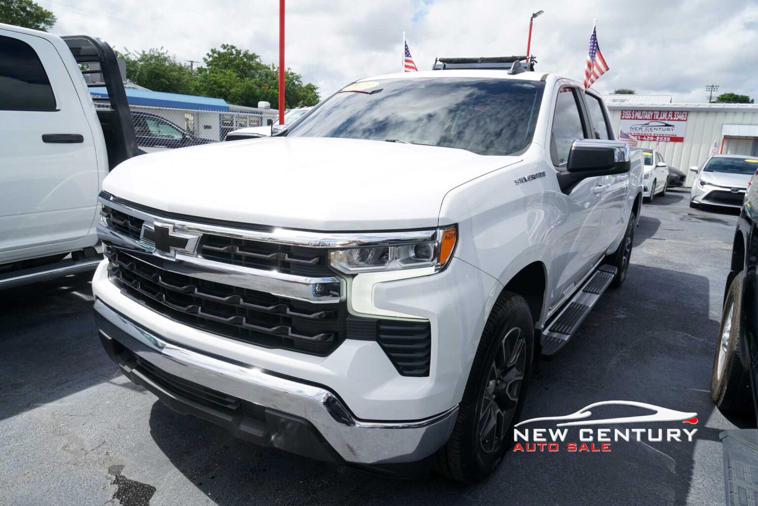 2022 Chevrolet Silverado 1500 Crew Cab LT Pickup 4D 5 3/4 ft