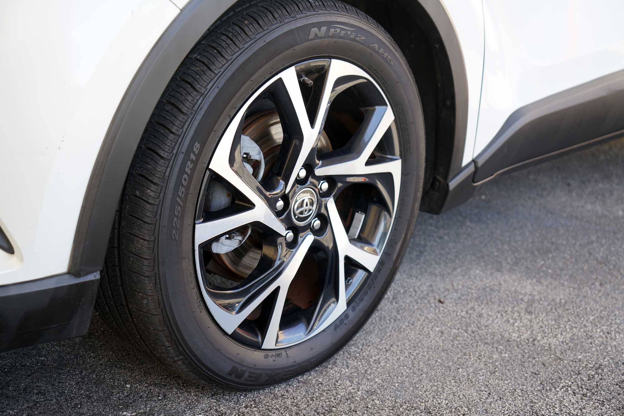 2018 Toyota C-HR XLE Sport Utility 4D