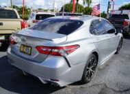 2018 Toyota Camry SE Sedan 4D