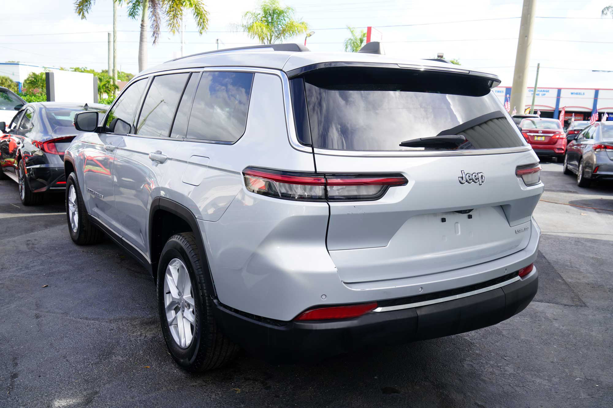 2023 Jeep Grand Cherokee L Laredo Sport Utility 4D